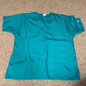 💥SOLD💥Small hunter green Cherokee top